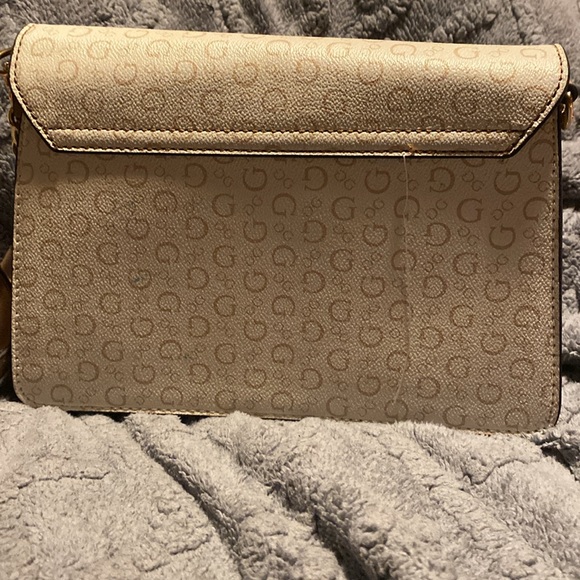 Guess purse, Tan and white. - Picture 3 of 3